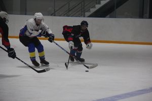 В Великих Луках сторатовал Открытый Чемпионат города по хоккею (ФОТО)