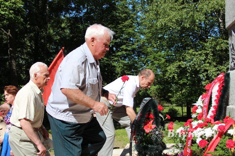 В Великих Луках прошел День памяти и скорби