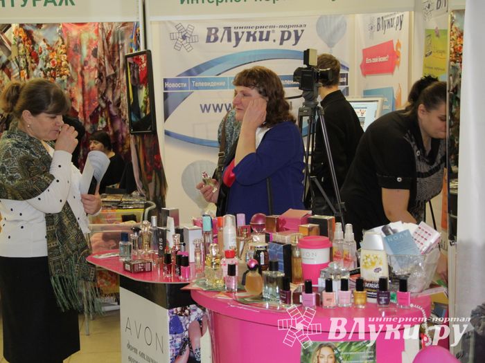 Шестая великолукская универсальная выставка открылась в Великих Луках (фото + видео)