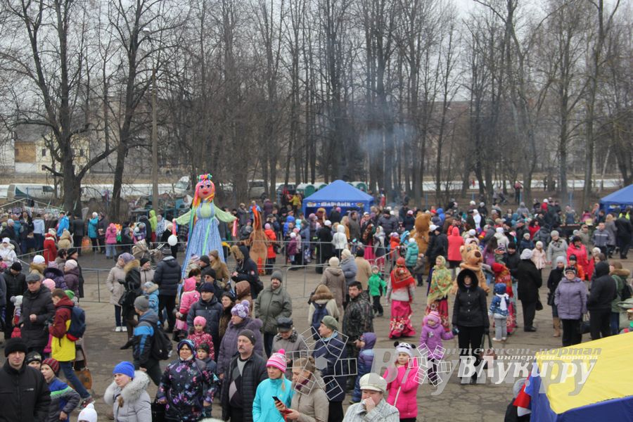 Гуляния широкой великолукской Масленицы