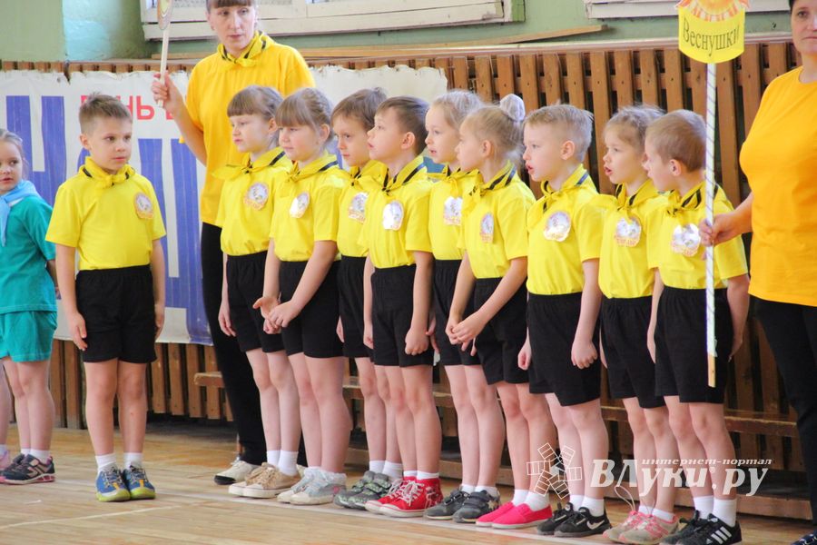 В Великих Луках проходят спортивные соревнования среди дошколят «Юные олимпионики» (ФОТО)