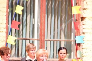 В Великих Луках прозвенели «последние» звонки (ФОТО)