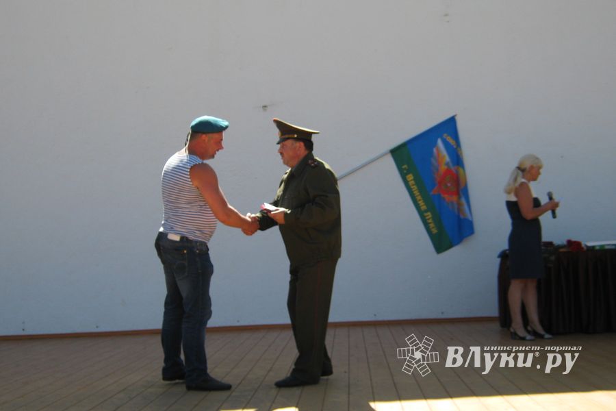 В Великих Луках отметили День ВДВ (фото)
