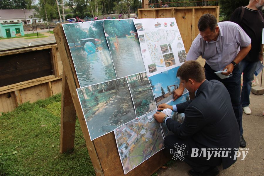 Великолучанам рассказали детали обновления парка (ФОТО)