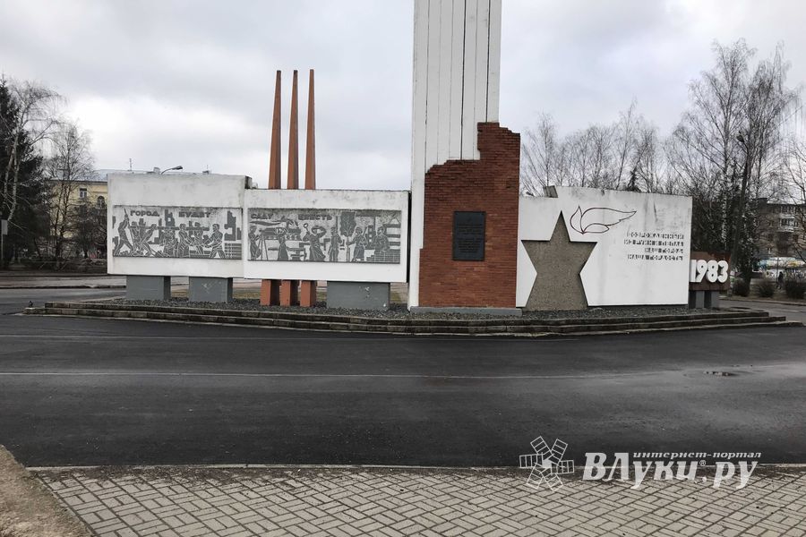 На площади Калинина появился новый асфальт (ФОТО)