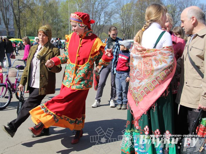 Традиционная весенняя ярмарка прошла в Великих Луках