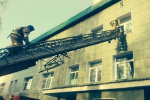 Великолукские пожарные провели эвакуацию в детская городской больнице (фото)