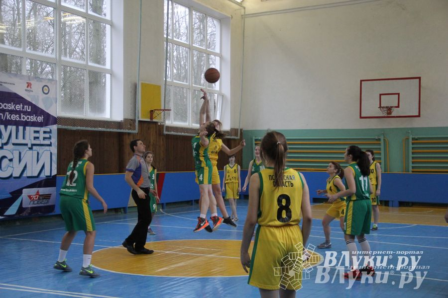 Великолучанки заняли первое место в дивизиональной игре «КЭС-Баскет» (фото)