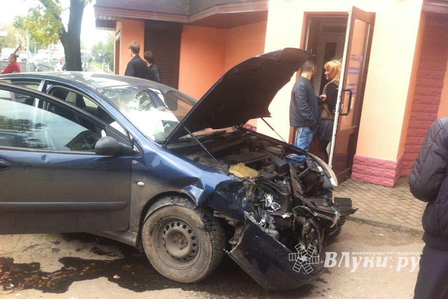 Еще одна авария произошла в Великих Луках