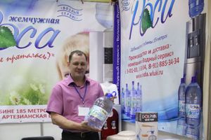 Универсальная выставка проходит в Великих Луках (фото)