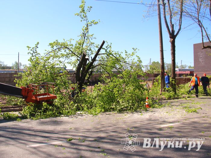 Авария устранена, движение по проспекту Гагарина возобновлено (ФОТО)