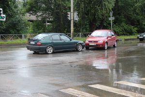 Водители из Питера и Торопца столкнулись в Великих Луках (ФОТО)