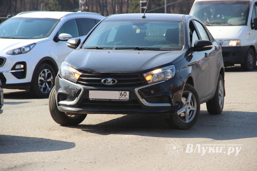 В Великих Луках произошло ДТП (ФОТО)