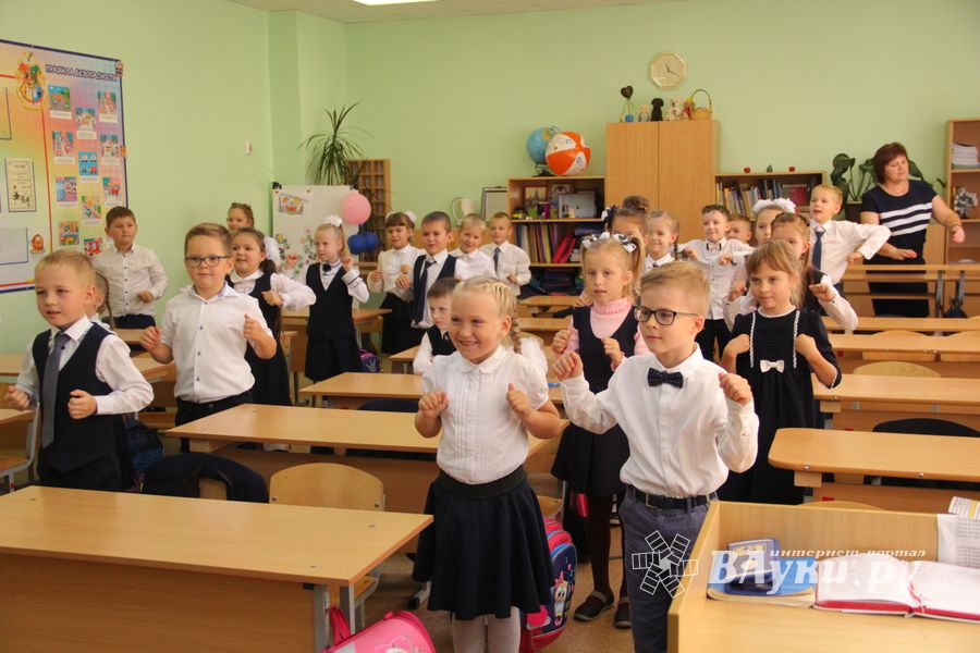 Юных великолучан посвятили в первоклассники (ФОТО)