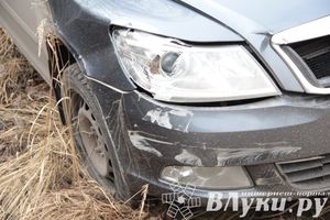 ​ДТП на перекрёстке улиц Дьяконова и 3-ей Ударной армии (ФОТО)