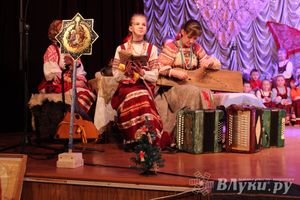  Рождественский концерт ансамбля «Заряница» прошел в Великих Луках (фото)