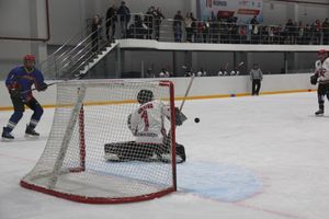 Победа ХК «ЛукиСпорт» не повлияла на положение команды в турнирной таблице  (ФОТО)