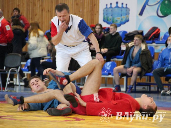 Всероссийские соревнования по самбо проходят в Великих Луках (ФОТО, 0+)