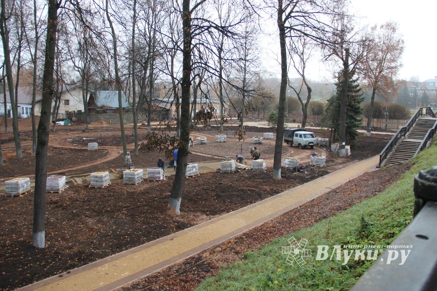 Великолукский парк стремительно преображается (ФОТО)