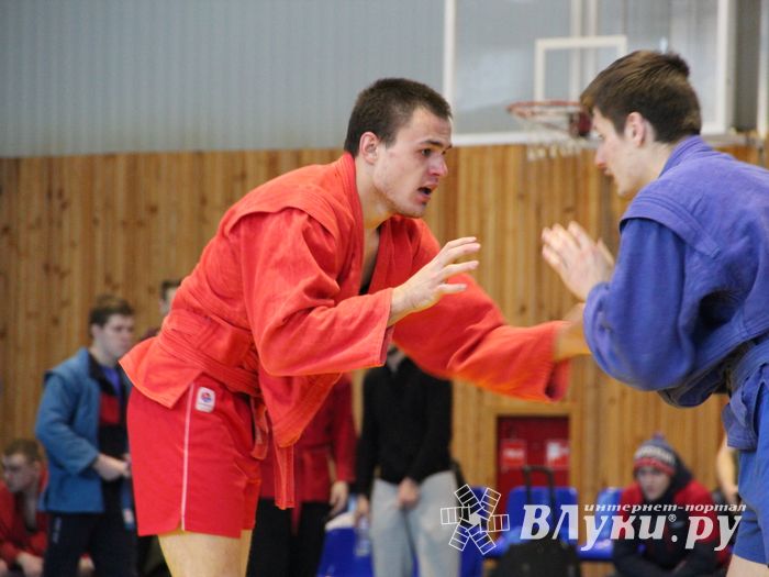 Всероссийские соревнования по самбо проходят в Великих Луках (ФОТО, 0+)