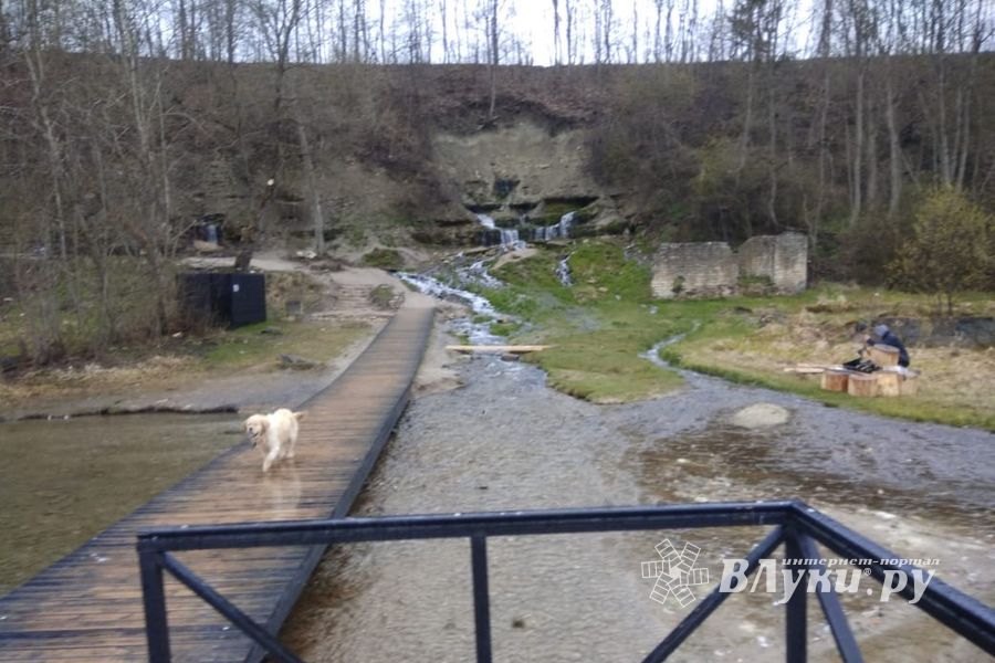 Часовню-купель в память о погибших великолукских паломниках освятили в Изборске