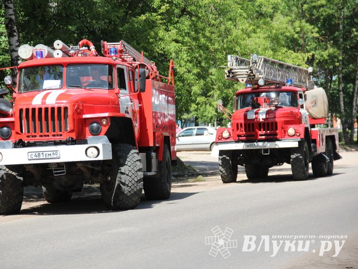Великолучанин испугал соседей пожаром (ФОТО)
