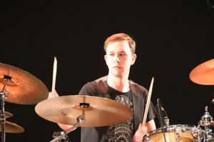 В Великих Луках прошел фестиваль живой музыки «Ставим на аватарках небо» (фото)