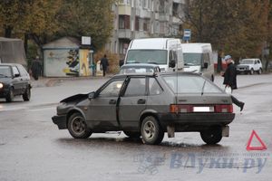 ДТП на перекрестке проспекта Гагарина и улицы Дьяконова (ФОТО)