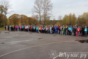 Легкоатлетический осенний кросс прошел в Великих Луках (фото)