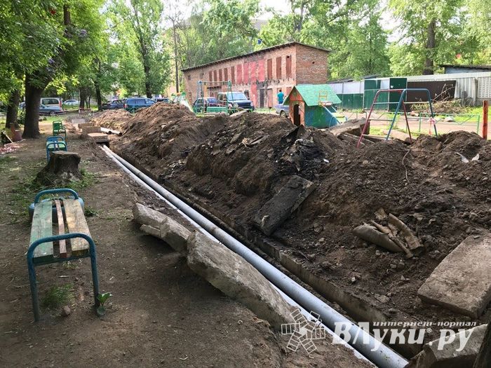 В Великих Луках, на территории детского сада №12, ведется замена отопительной системы (ФОТО)
