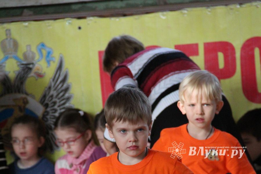 В Великих Луках стартовали спортивные соревнования среди дошколят «Юные олимпионики»