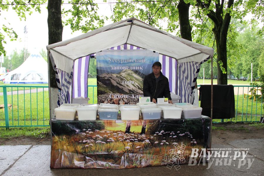 В Пскове проходит 22-ая универсальная выставка (фото)