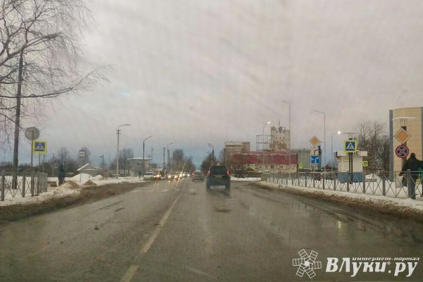 Октябрьский перестал быть главной дорогой (ФОТО)