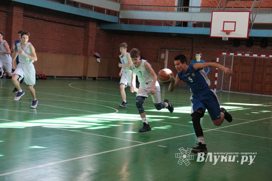 Великолучане завоевали золото финальных соревнований по баскетюолу 11-й областной Спартакиады (ФОТО)