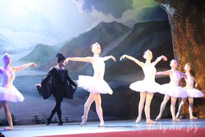 Московский театр «Корона Русского Балета» представил великолучанам балет «Лебединое озеро»