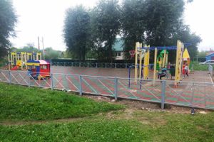 Депутат облсобрания возмутился состоянием детских площадок в Великих Луках (ФОТО)