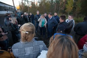 Жители Смуравьево-2 проспорили губернатору пирог (фото)