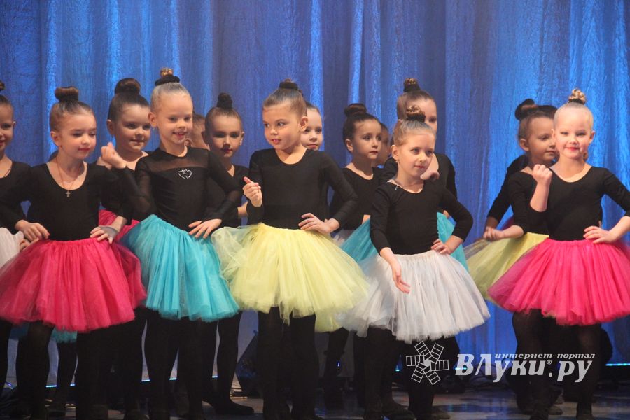 Юные артисты ГДК им. Ленина отметили «Мамин день» (ФОТО)