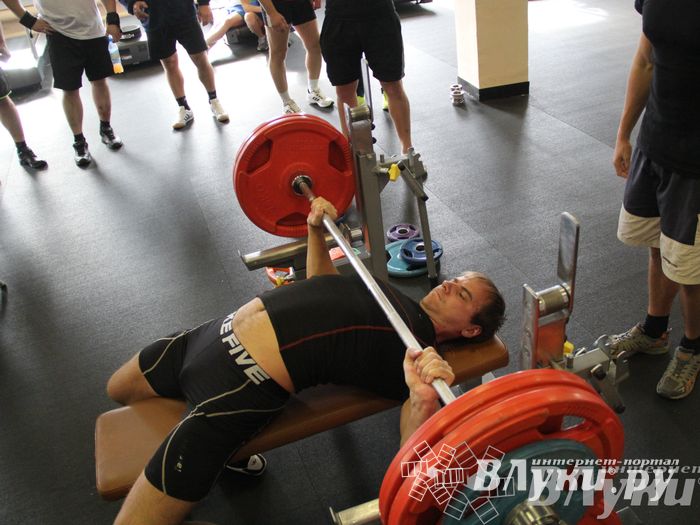 Первенство города по классическому жиму штанги и армлифтинг