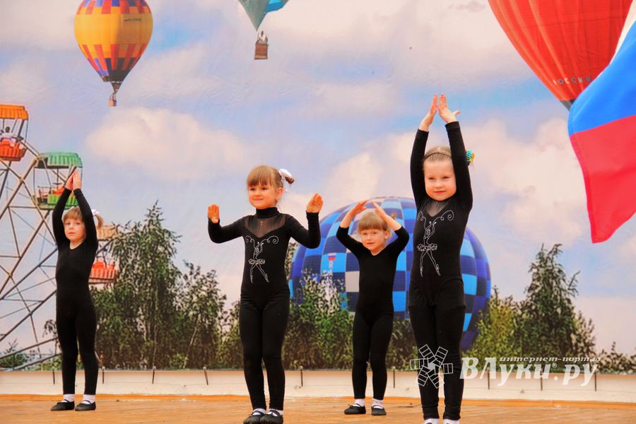 В Великих Луках День России отметили большим концертом (ФОТО)