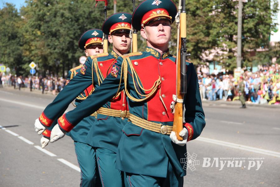 Военный парад в Великих Луках, часть II (ФОТО)