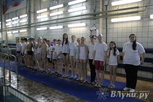 В Великих Луках прошло Первенство по плаванию (фото)