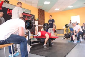 В Великих Луках прошел открытый городской турнир по пауэрлифтингу (фото)