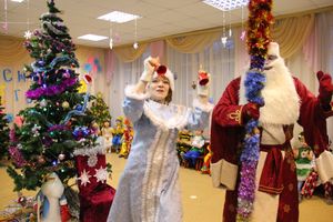 В детских садах Великих Лук проходят новогодние утренники (ФОТО)