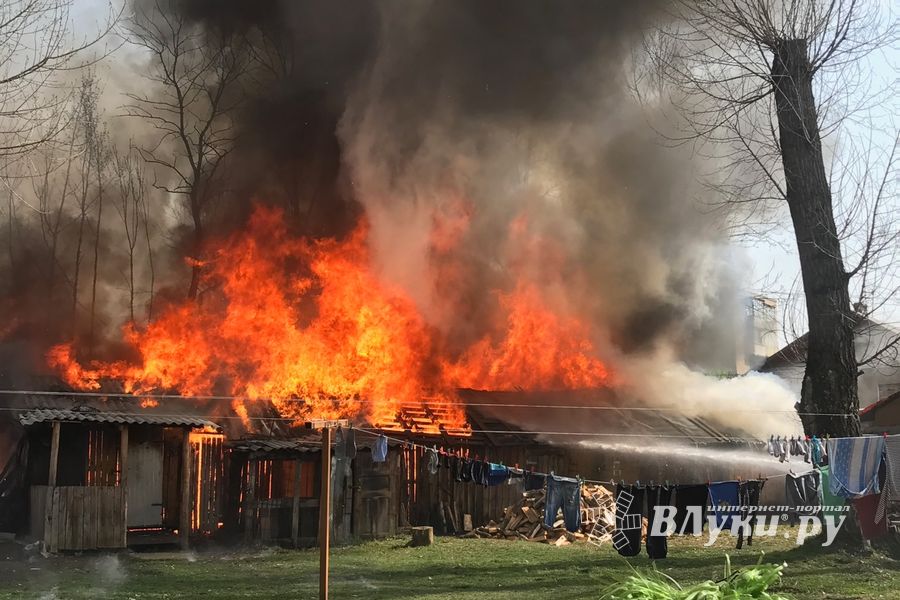 Пожар в проезде Нелидовском (ФОТО; ВИДЕО)