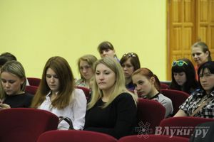 В Великих Луках прошла игра «Молодой политик» (фото)