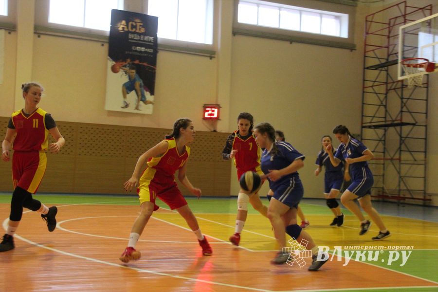 В Великих Луках финальные соревнования по баскетболу 11-й областной Спартакиады учащихся (ФОТО) (0+)