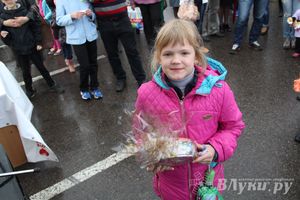 В Великих Луках прошла «Весенняя автоярмарка Великие Луки — 2015» (фото)