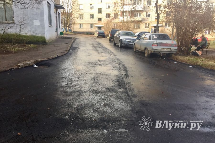 На улице Зелёной завершается укладка асфальта (ФОТО)