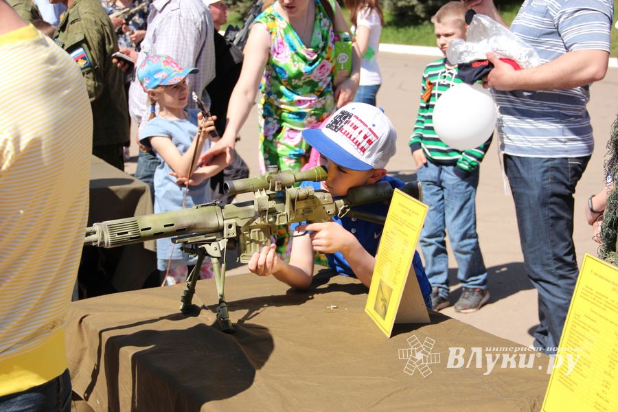 Великолучане отпраздновали День победы (ФОТО)